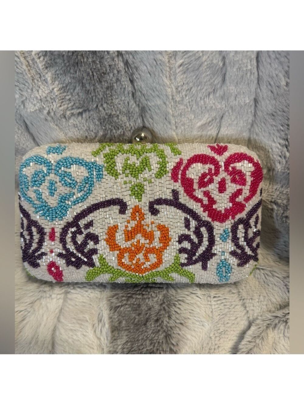 Moyna - Floral Beaded Box Clutch w/Silver Chain
Handcrafted in India - Beauty